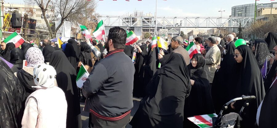 | گزارش تصویری | شرکت در راهپیمایی ۲۲ بهمن