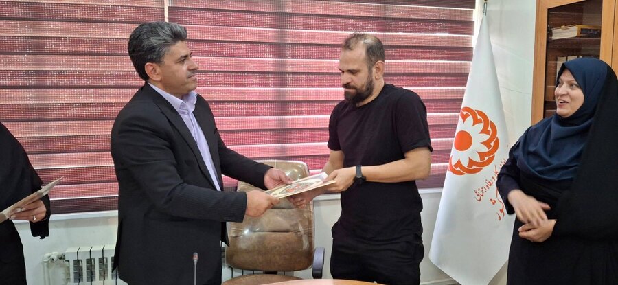  | تجلیل از ناشنوایان موفق