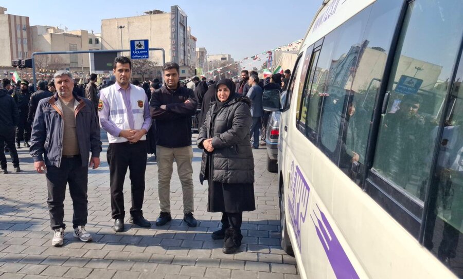  | شرکت در راهپیمایی ۲۲ بهمن