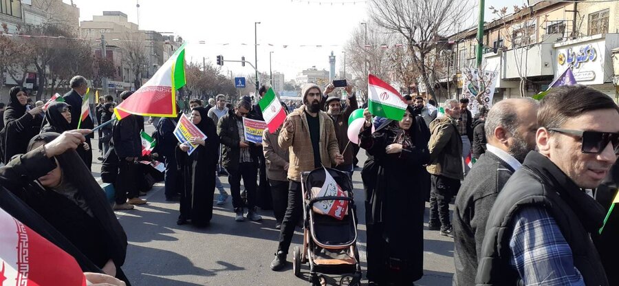  | شرکت در راهپیمایی ۲۲ بهمن