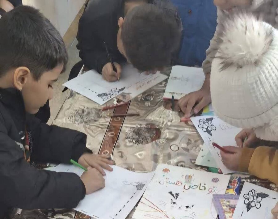 | جشن انقلاب با حضور کودکان معلول