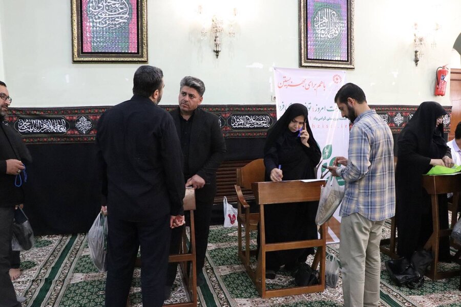  | سخنرانی مدیر بهزیستی  پیش از خطبه‌های نماز جمعه و برگزاری میز خدمت