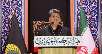 وبگاه باقرشهریها | سخنرانی مدیر بهزیستی  پیش از خطبه‌های نماز جمعه و برگزاری میز خدمت