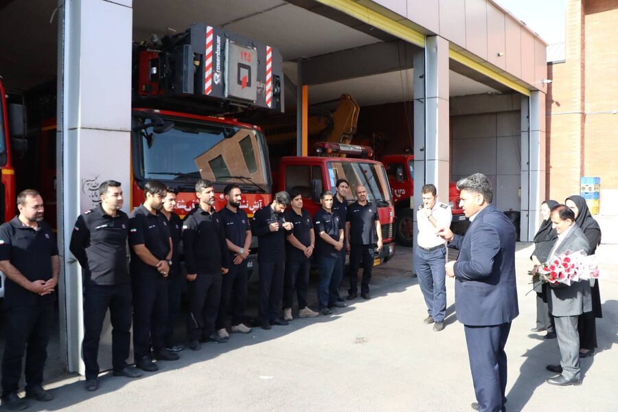  | تجلیل از خدمات ارزشمند آتش‌نشانان