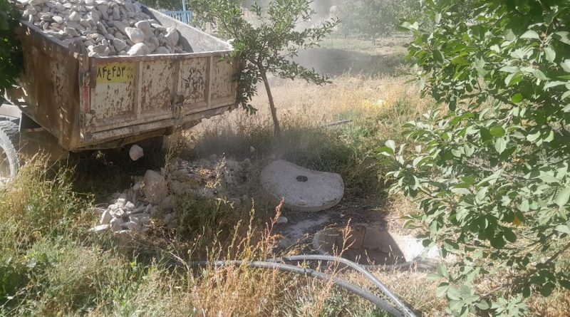 انسداد 4 حلقه چاه غیر مجاز توسط امور منابع آب فیروزکوه